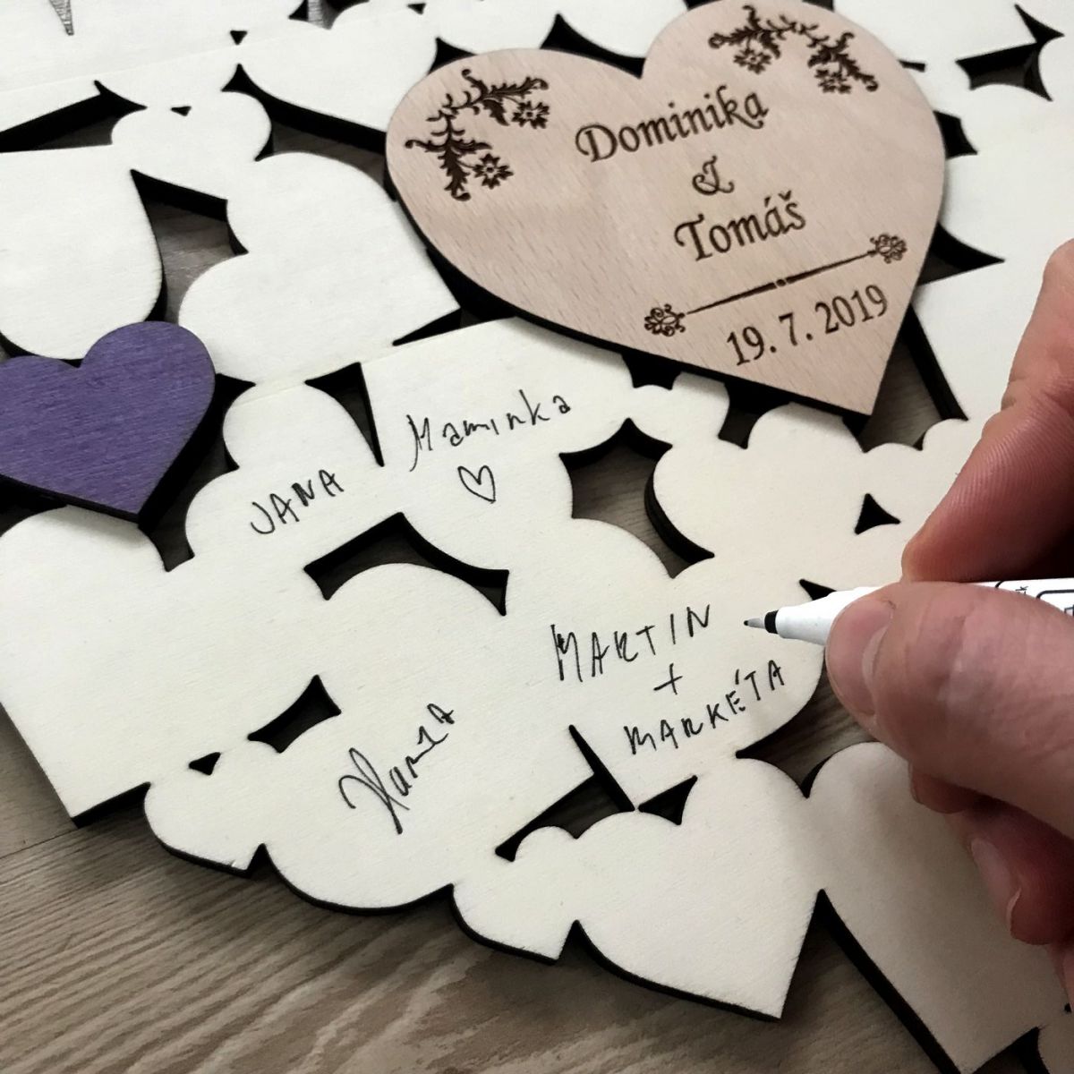 Vyřezávané srdce - kniha hostů (guestbook)